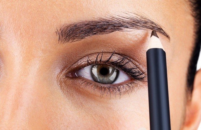 Как красить брови карандашом или тенями thumbnail
